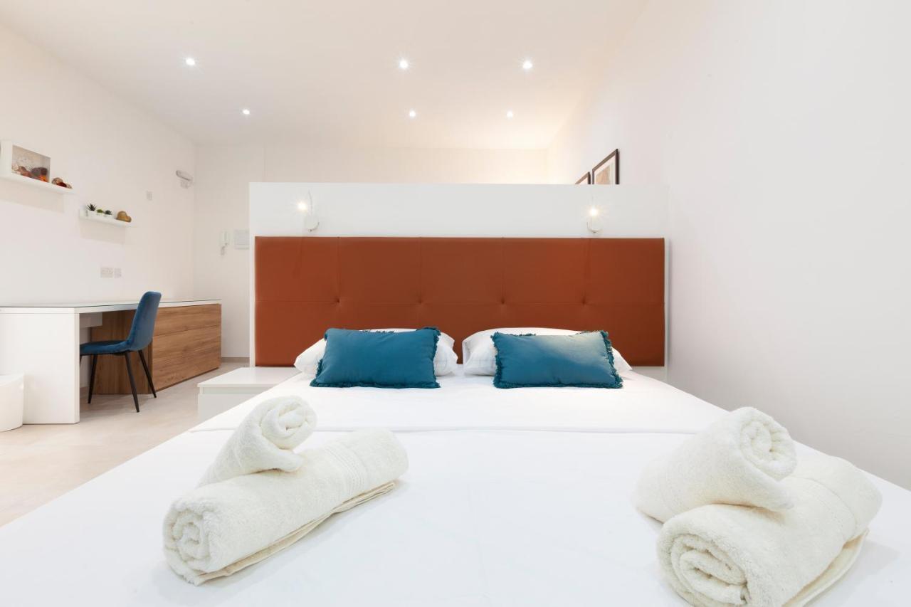 Fl56 - New 3Storey House - Private Entrance & Roof Floriana Eksteriør bilde
