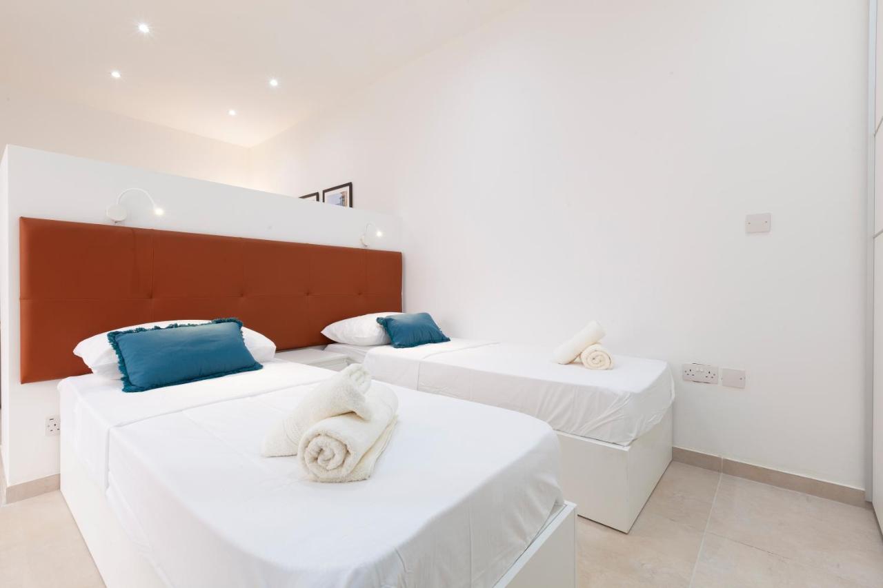 Fl56 - New 3Storey House - Private Entrance & Roof Floriana Eksteriør bilde