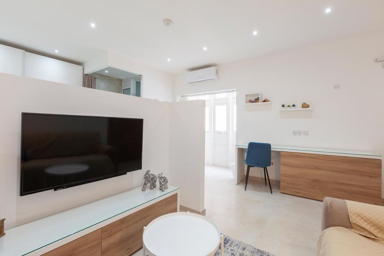 Fl56 - New 3Storey House - Private Entrance & Roof Floriana Eksteriør bilde