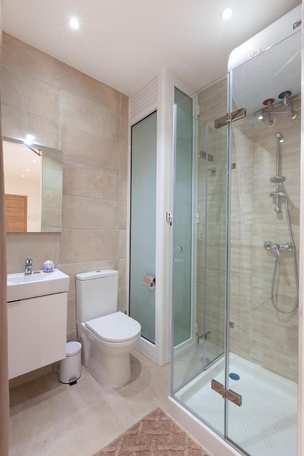 Fl56 - New 3Storey House - Private Entrance & Roof Floriana Eksteriør bilde